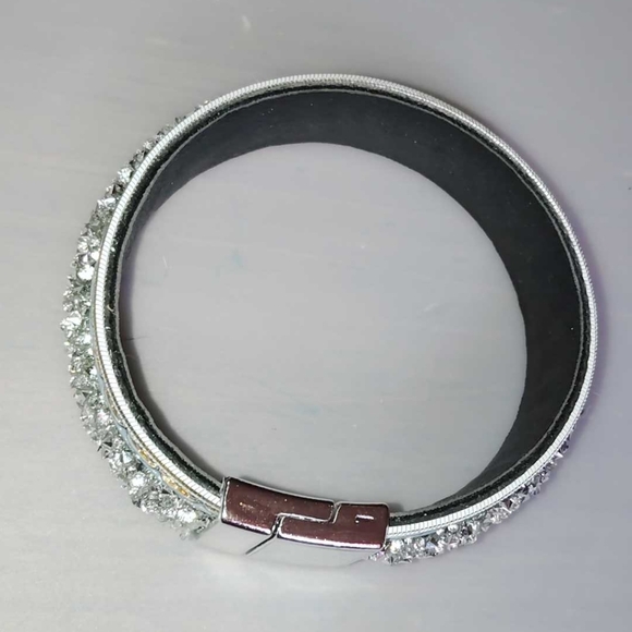 Silver Blue and White Crystal Bracelet Magnetic Locking Clasp - Picture 7 of 10